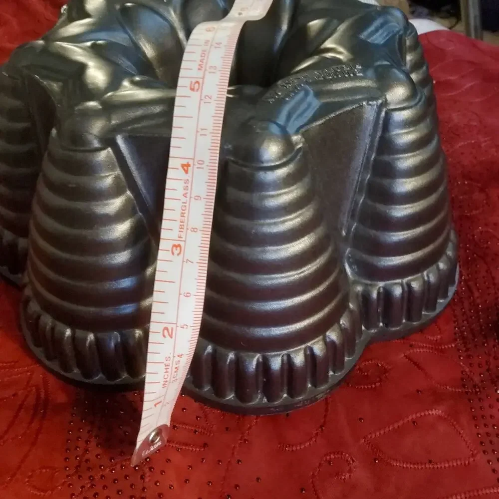 VINTAGE NORDIC WARE GRAY/GREEN BUNDT PAN FIESTA PARTY